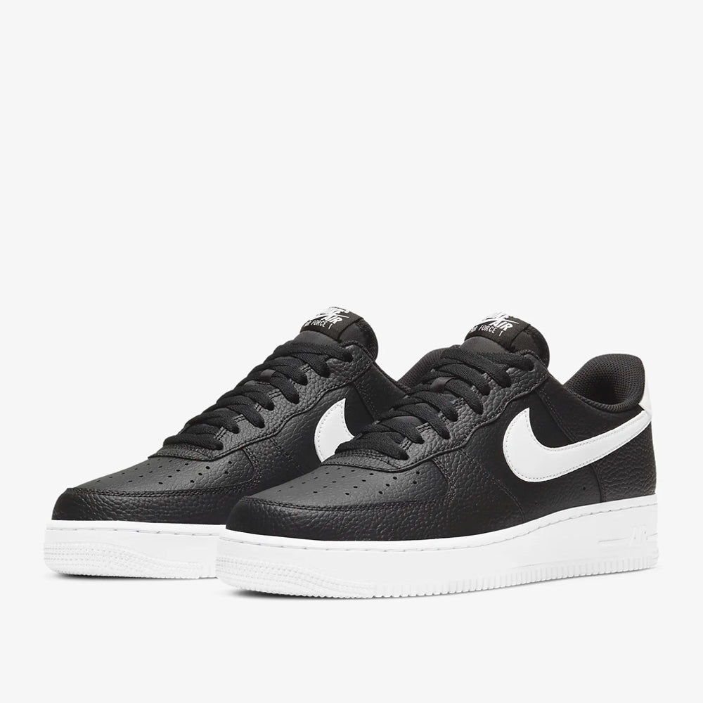 Sneakers Nike Air Force 1 07 Uomo - Nero