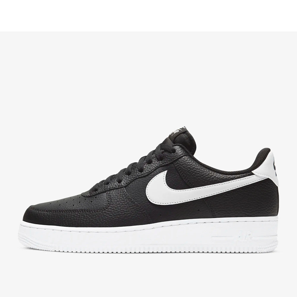 Sneakers Nike Air Force 1 07 Uomo - Nero