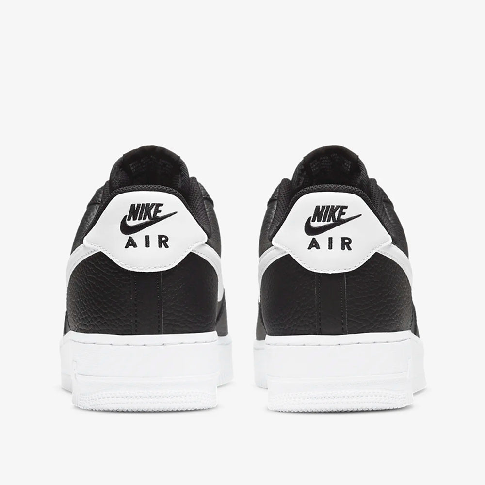 Sneakers Nike Air Force 1 07 Uomo - Nero