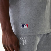 T-Shirt New Era New York Yankees Uomo - Grigio