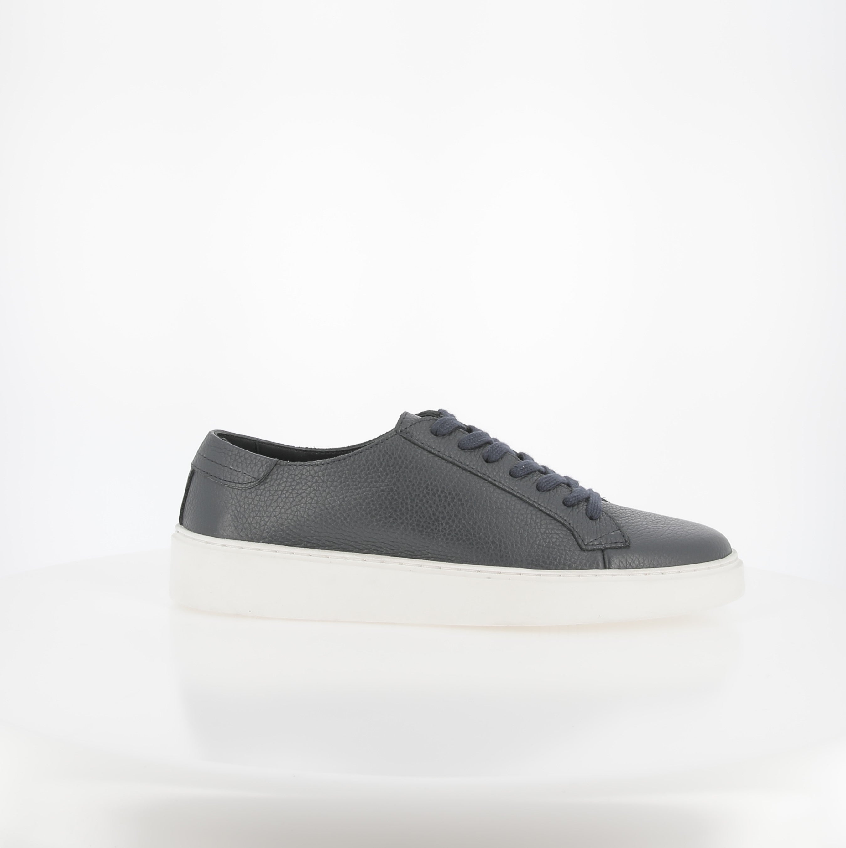 620001-vueva-ms638r05terra-navy-201_70413bde-730e-4481-9b3e-ecbc91e3fa03.jpg